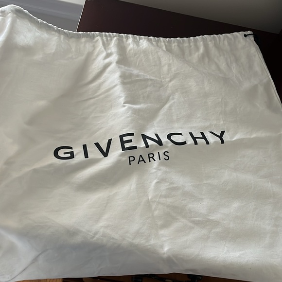 Givenchy Antigona Small Black - Picture 10 of 10